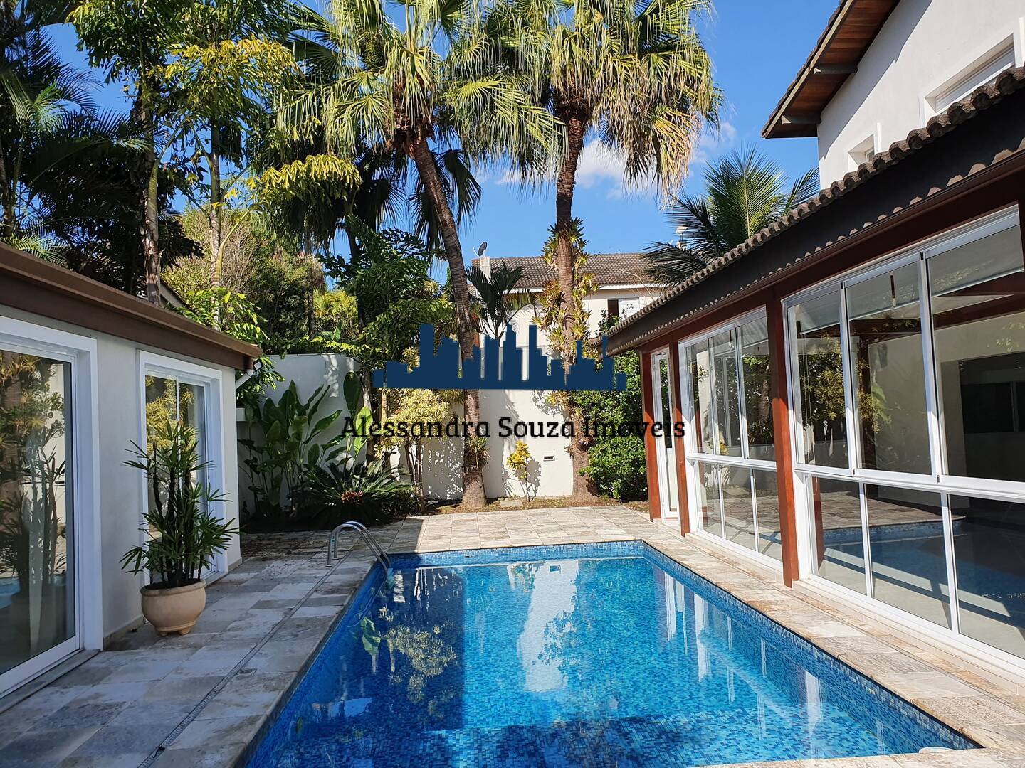 Casa à venda e aluguel com 3 quartos, 400m² - Foto 2