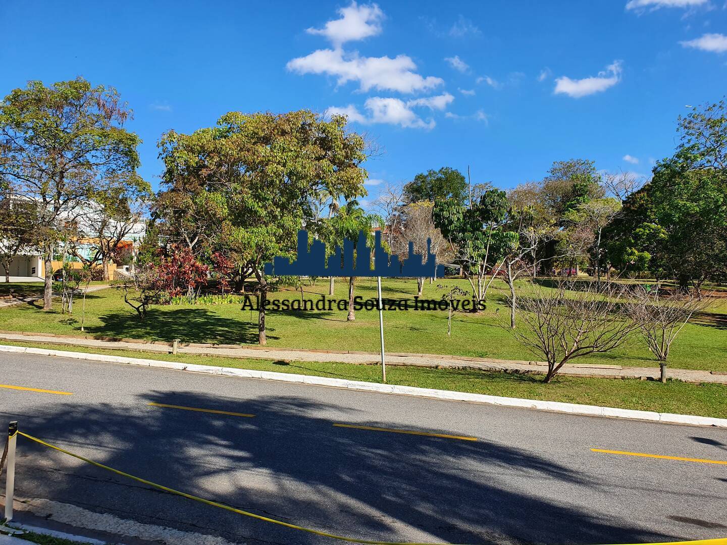 Casa à venda e aluguel com 3 quartos, 400m² - Foto 37