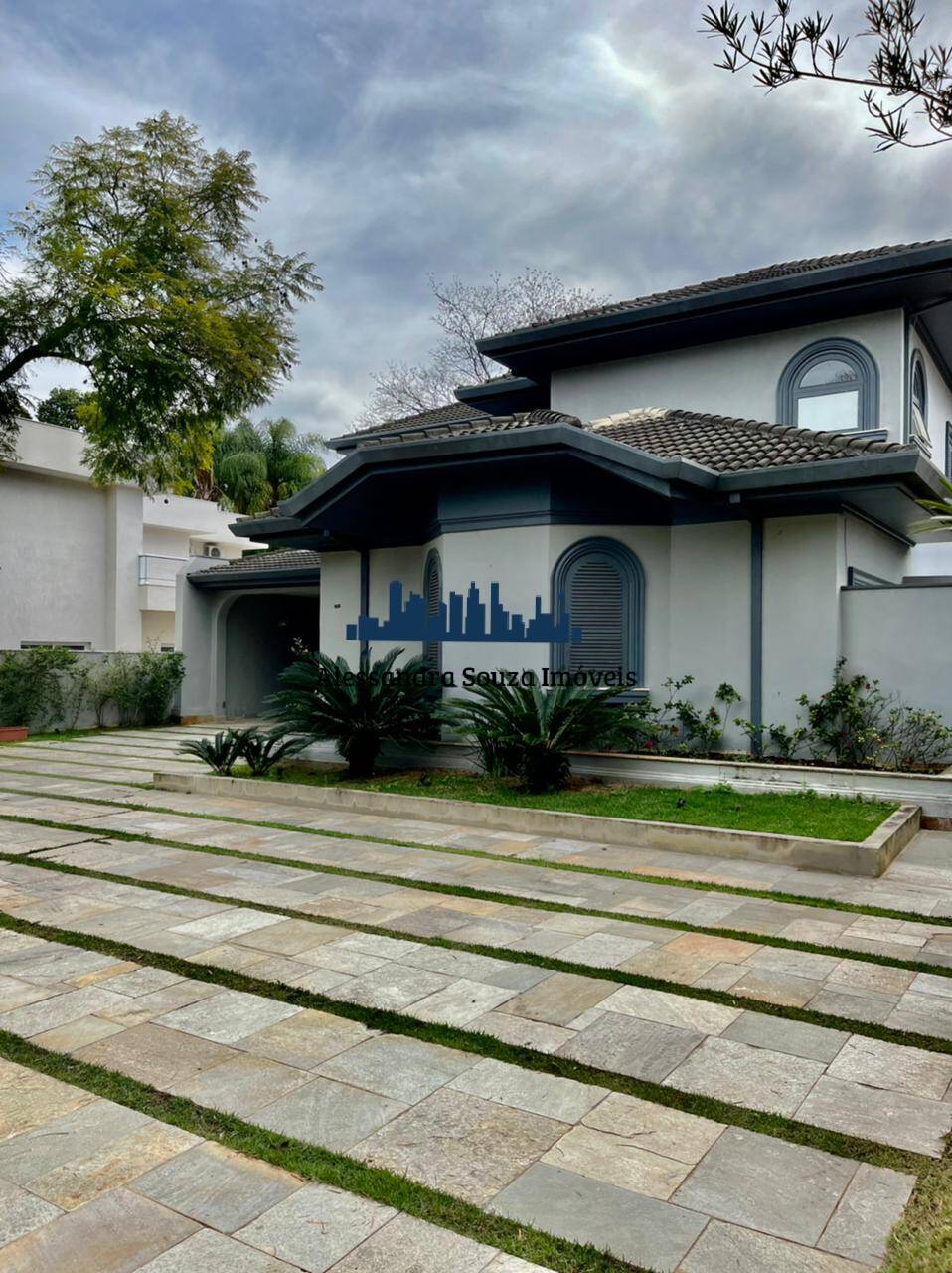 Casa para alugar com 5 quartos, 640m² - Foto 28
