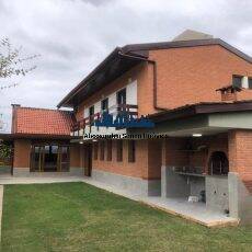 Casa para alugar com 3 quartos, 334m² - Foto 1